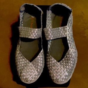 Bernie mev baby Jane silver flats